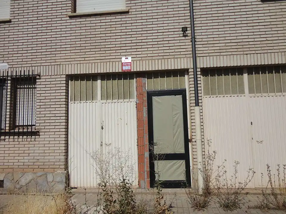 Vista exterior de Casa o chalet en venta en Salas de los Infantes con Calefacción y Jardín privado