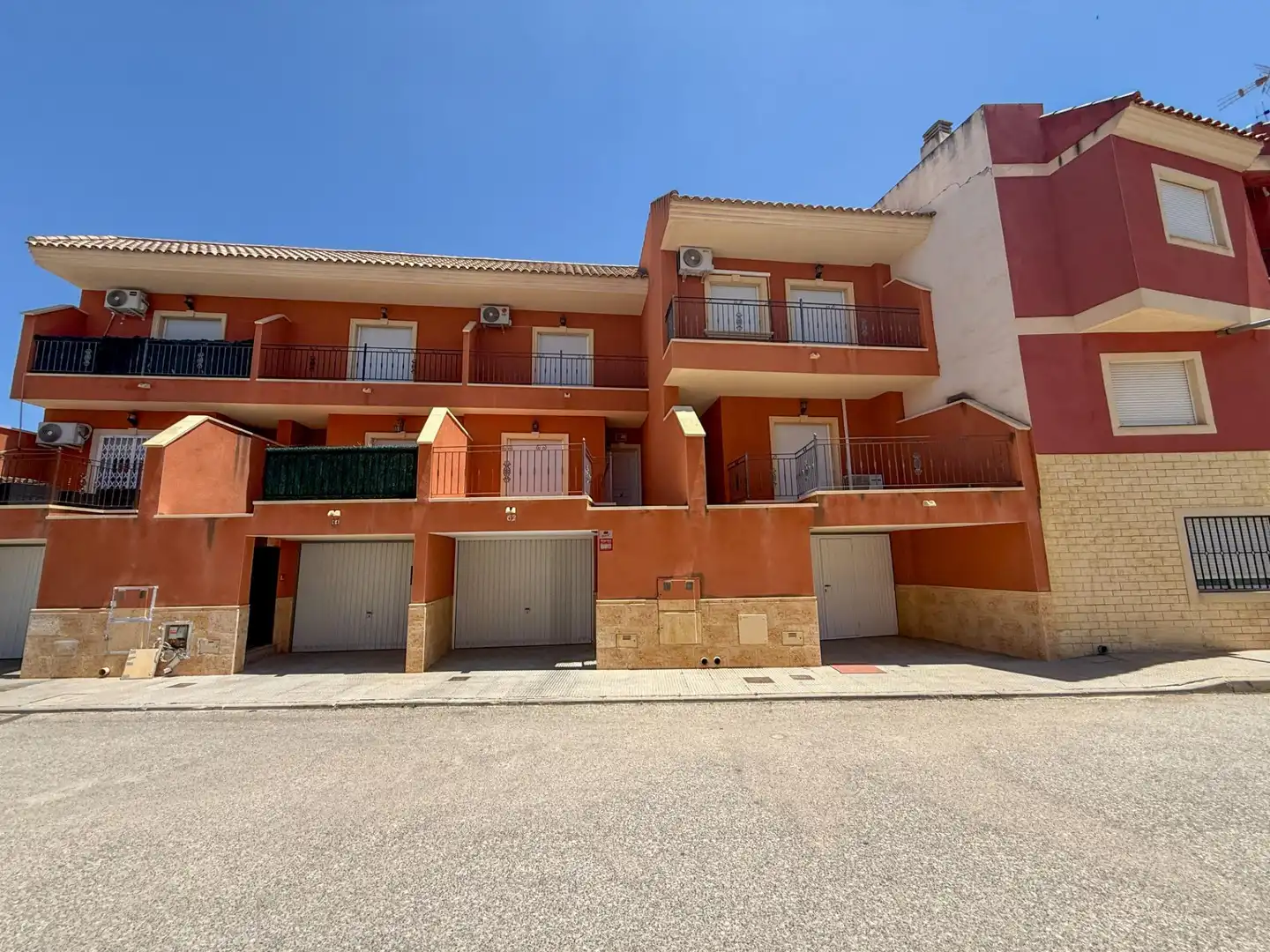Exterior view of Houses for sale in Granja de Rocamora  with Air Conditioner and Balcony
