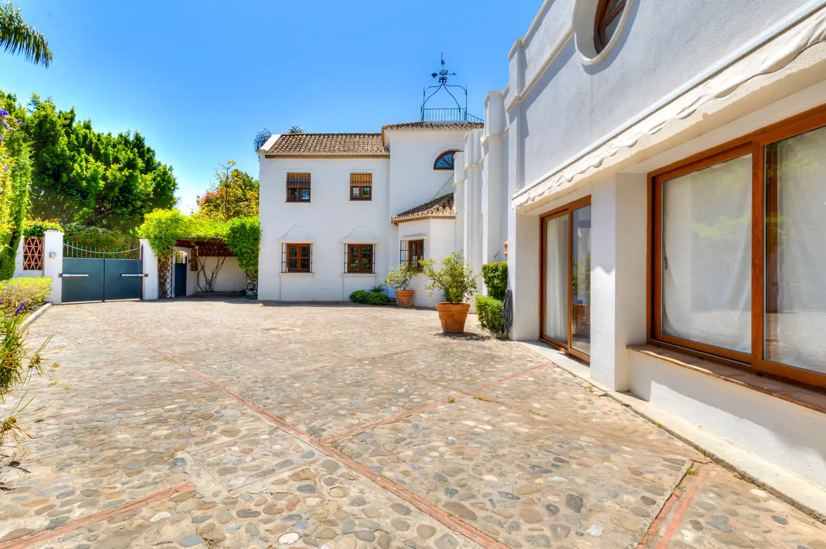 Außenansicht von Haus oder Chalet zur Miete in Marbella mit Klimaanlage, Privatgarten und Terrasse