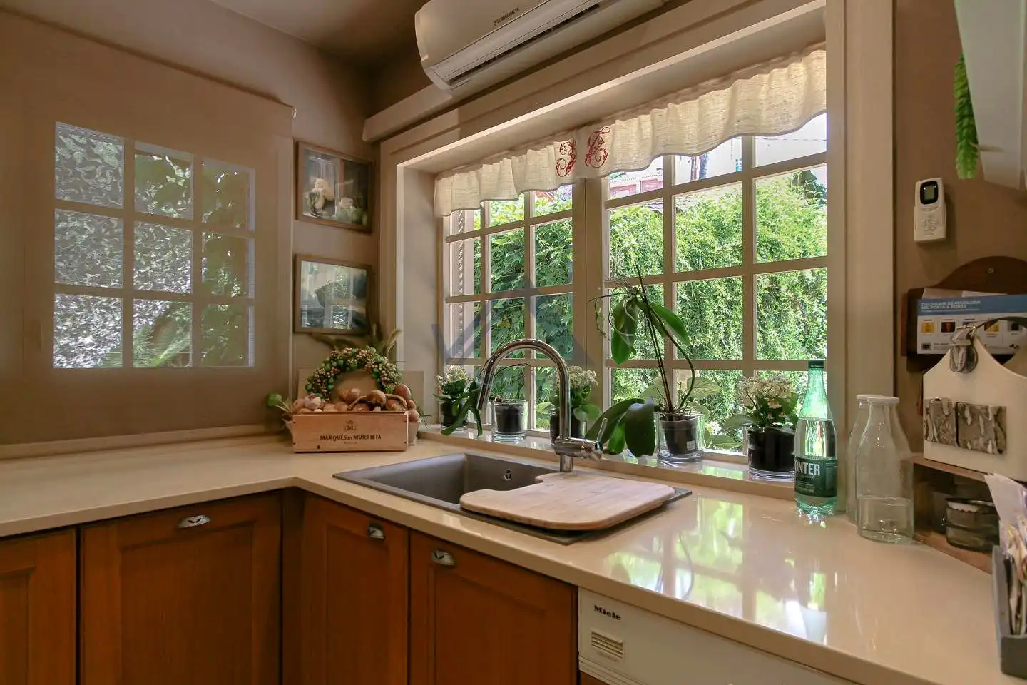 Casa con piscina en venta en De Les Monges, imagen 10