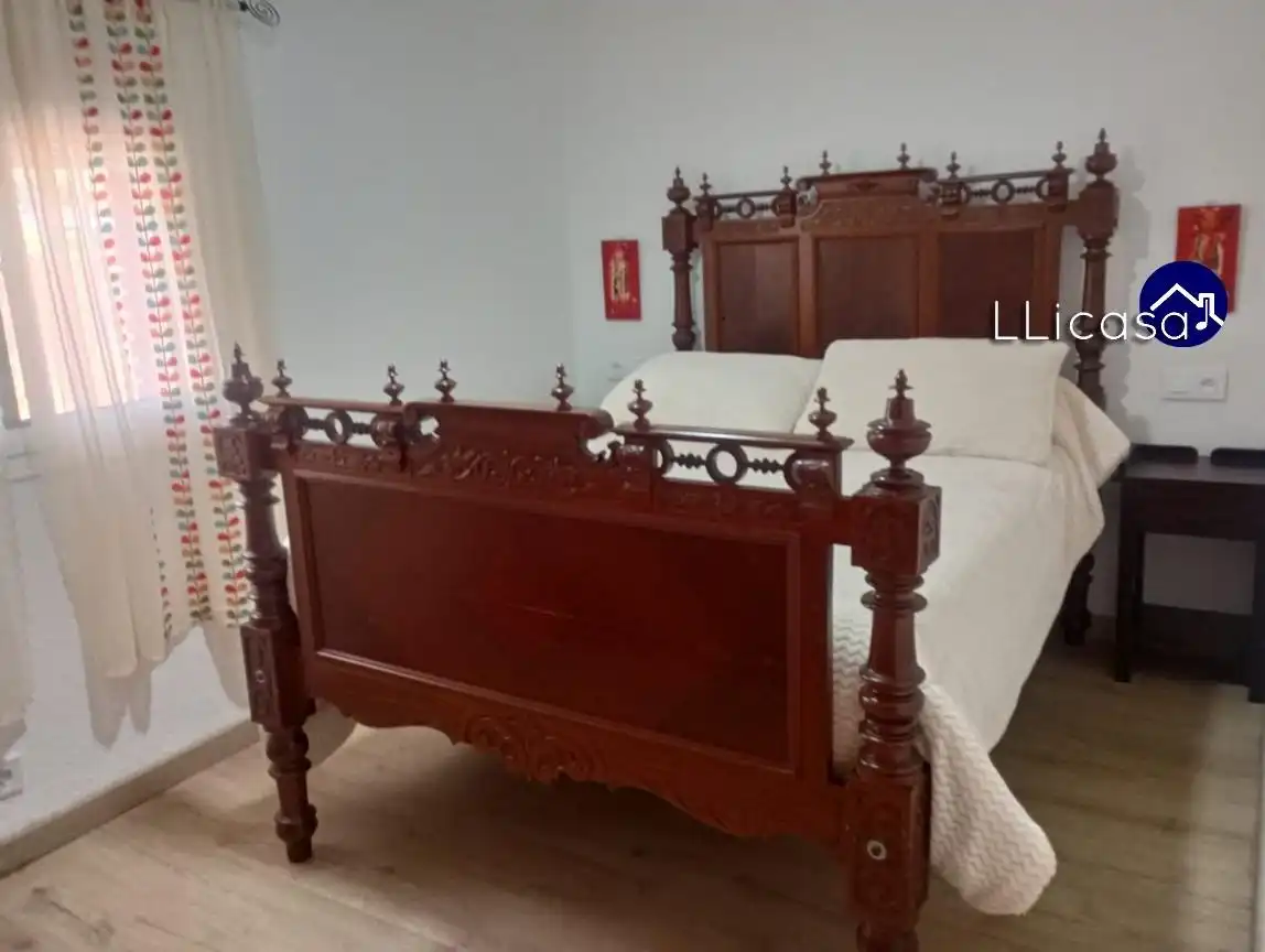 Dormitori de Casa o xalet de lloguer en Olocau amb Calefacció, Jardí privat i Terrassa