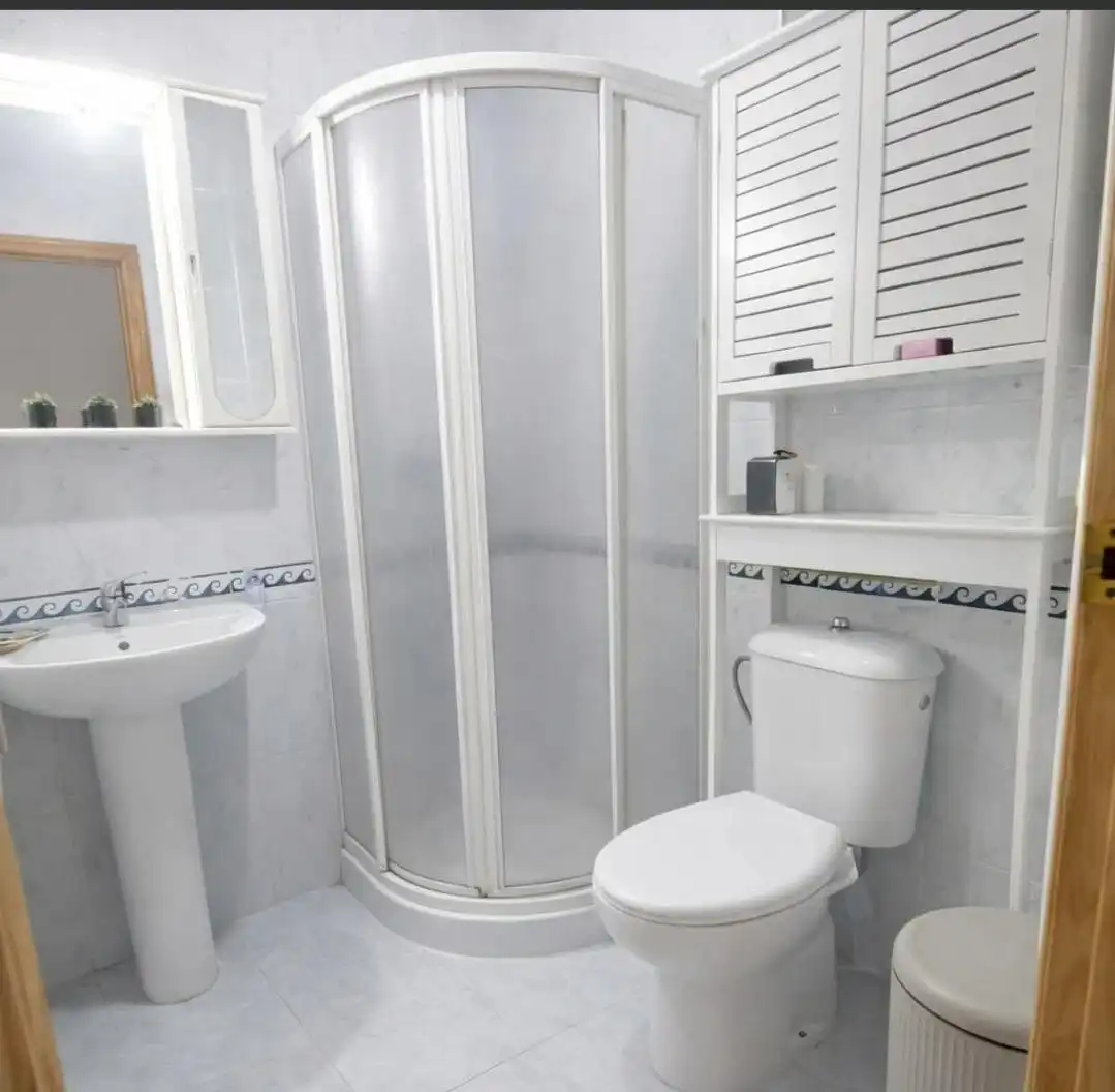 Baño de Piso en venta en Martos con Aire acondicionado, Trastero y Piscina comunitaria
