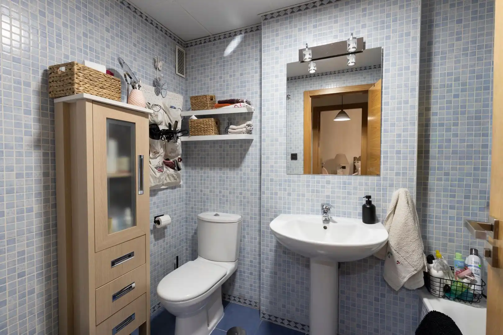 Baño de Piso en venta en Armilla con Aire acondicionado, Calefacción y Piscina comunitaria