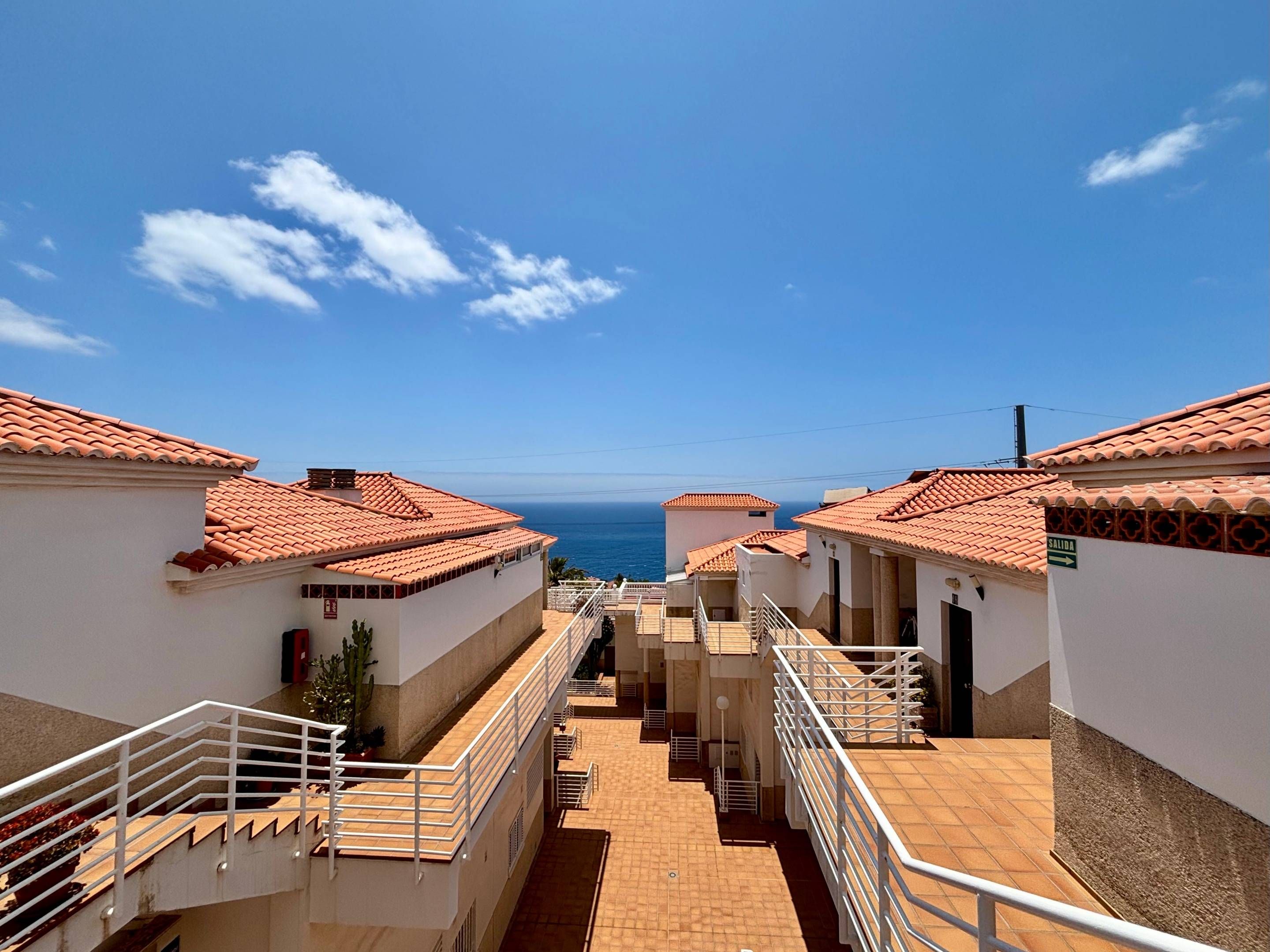 Exterior view of Flat for sale in El Rosario  with Terrace, Balcony and Community pool