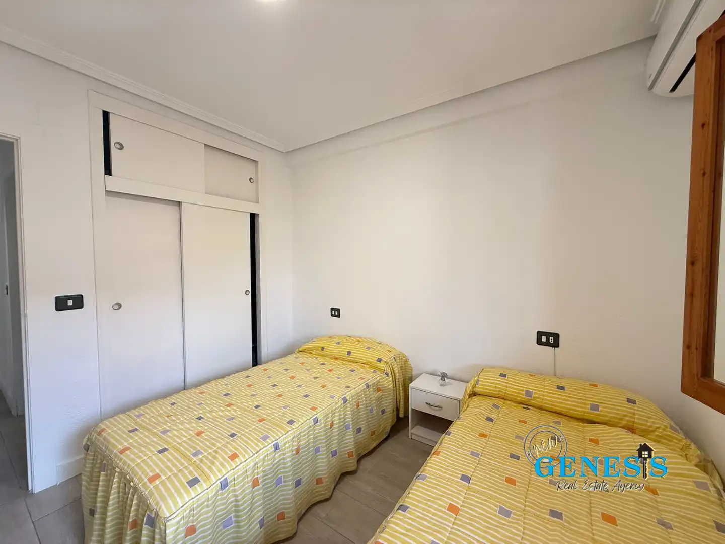 Habitación de Piso en venta en Torrevieja con Aire acondicionado, Terraza y Amueblado