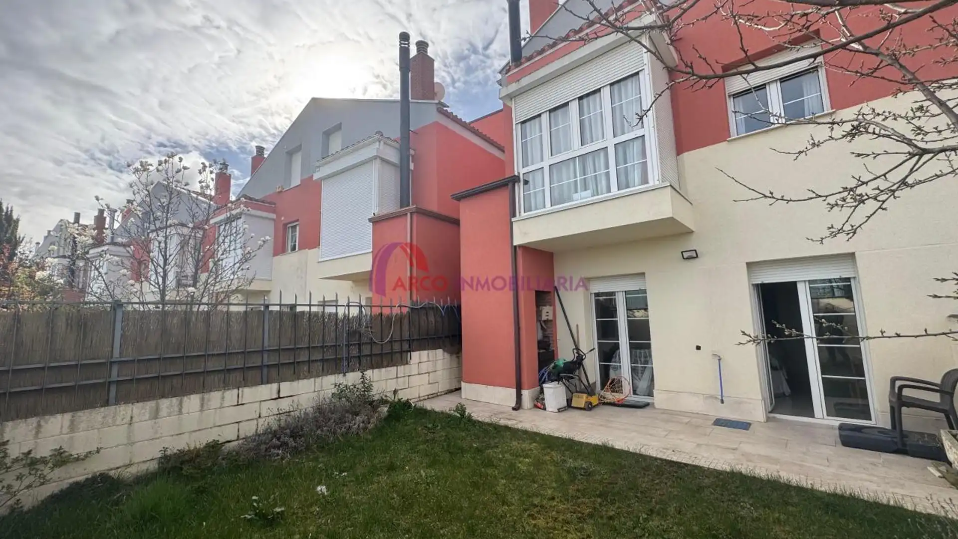 Exterior view of Houses for sale in Alfoz de Quintanadueñas  with Heating, Private garden and Furnished