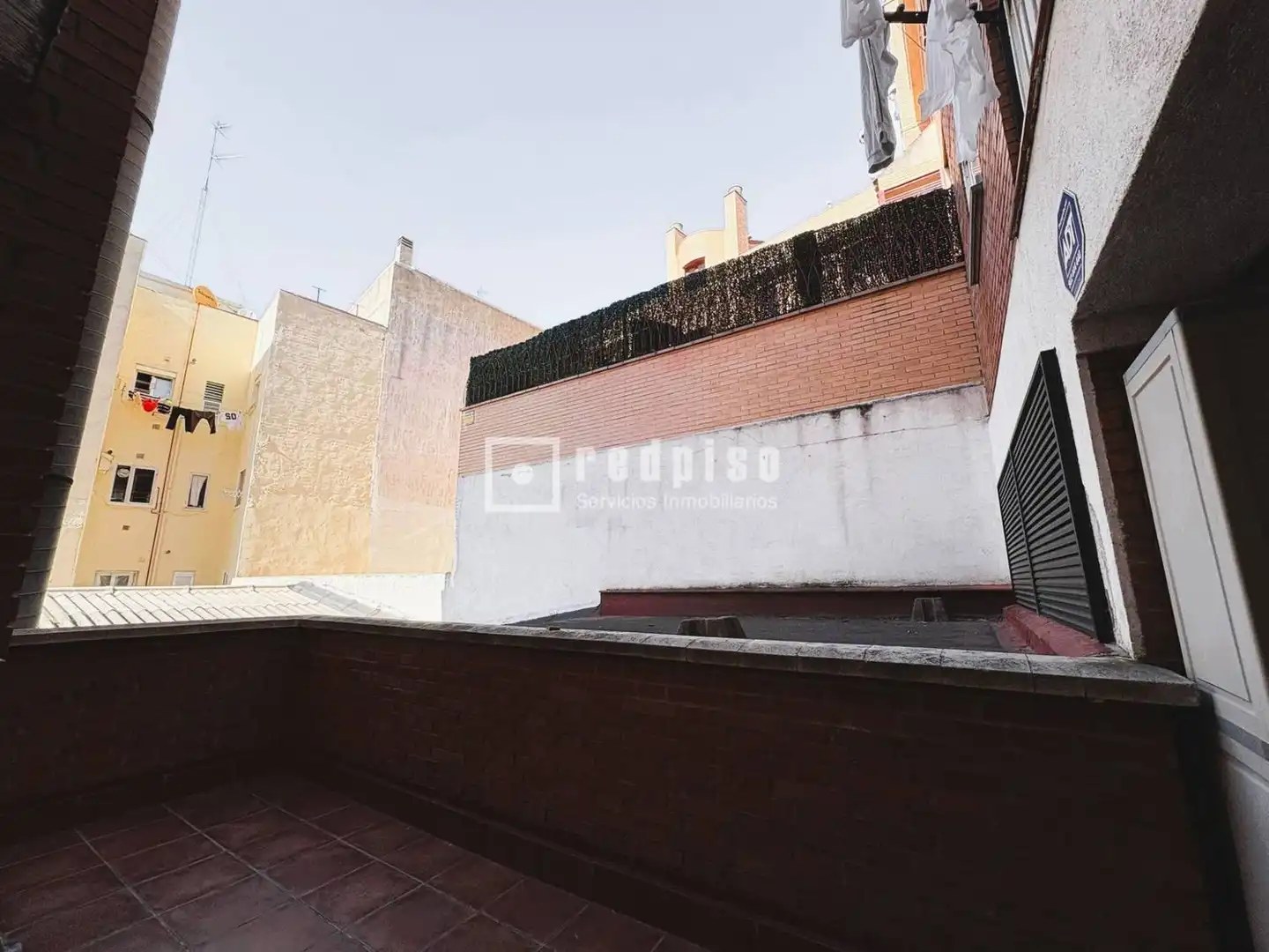 Vista exterior de Pis en venda en Madrid amb Calefacció