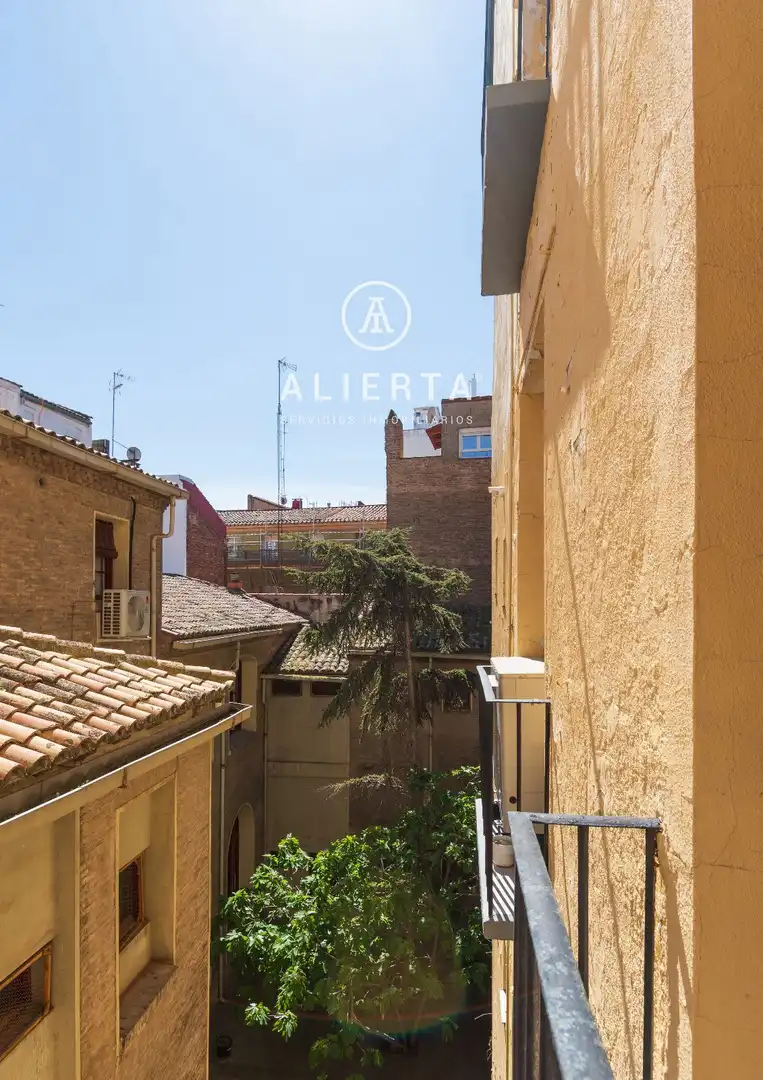 Exterior view of Flat for sale in Zaragoza  with Air Conditioner, Heating and Terrace