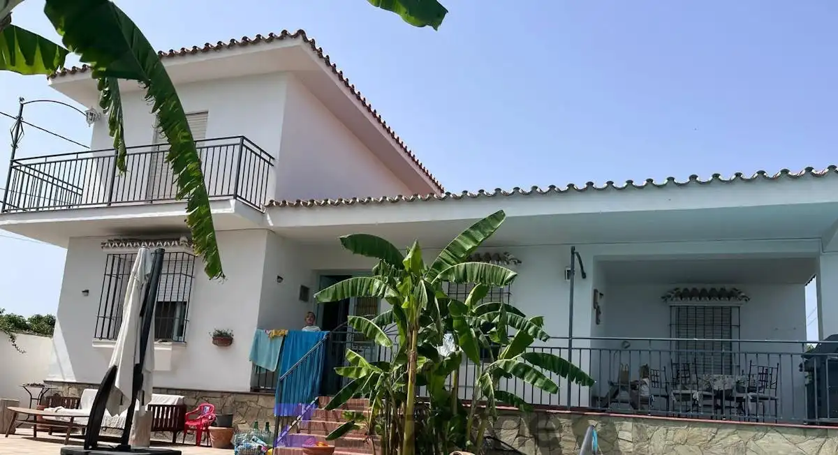 Außenansicht von Haus oder Chalet zur Miete in Torrox mit Privatgarten, Terrasse und Schwimmbad