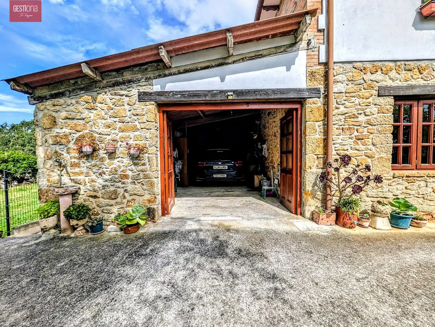 Parking de Casa o chalet en venta en Escalante con Jardín privado y Balcón