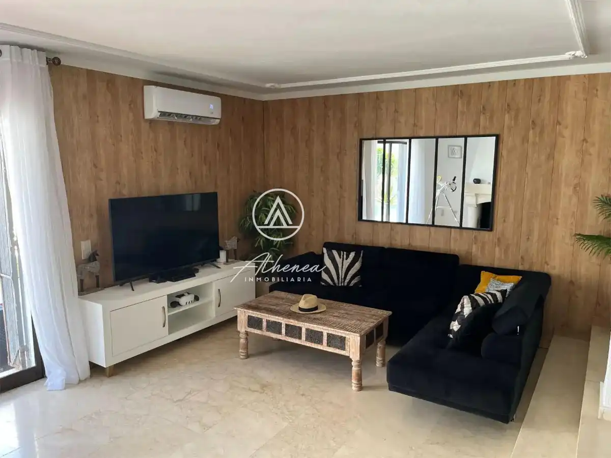 Sala de estar de Casa o chalet en venta en Roquetas de Mar con Aire acondicionado, Calefacción y Jardín privado