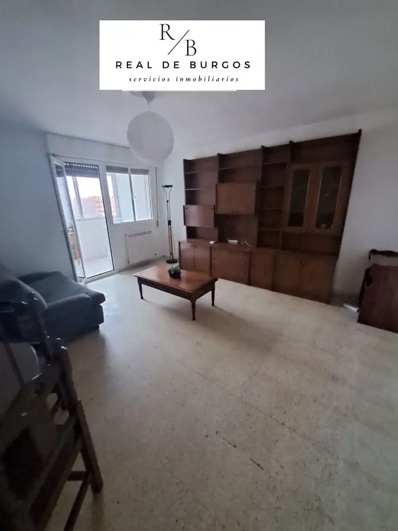 Sala d'estar de Pis de lloguer en Valladolid amb Calefacció, Terrassa i Moblat