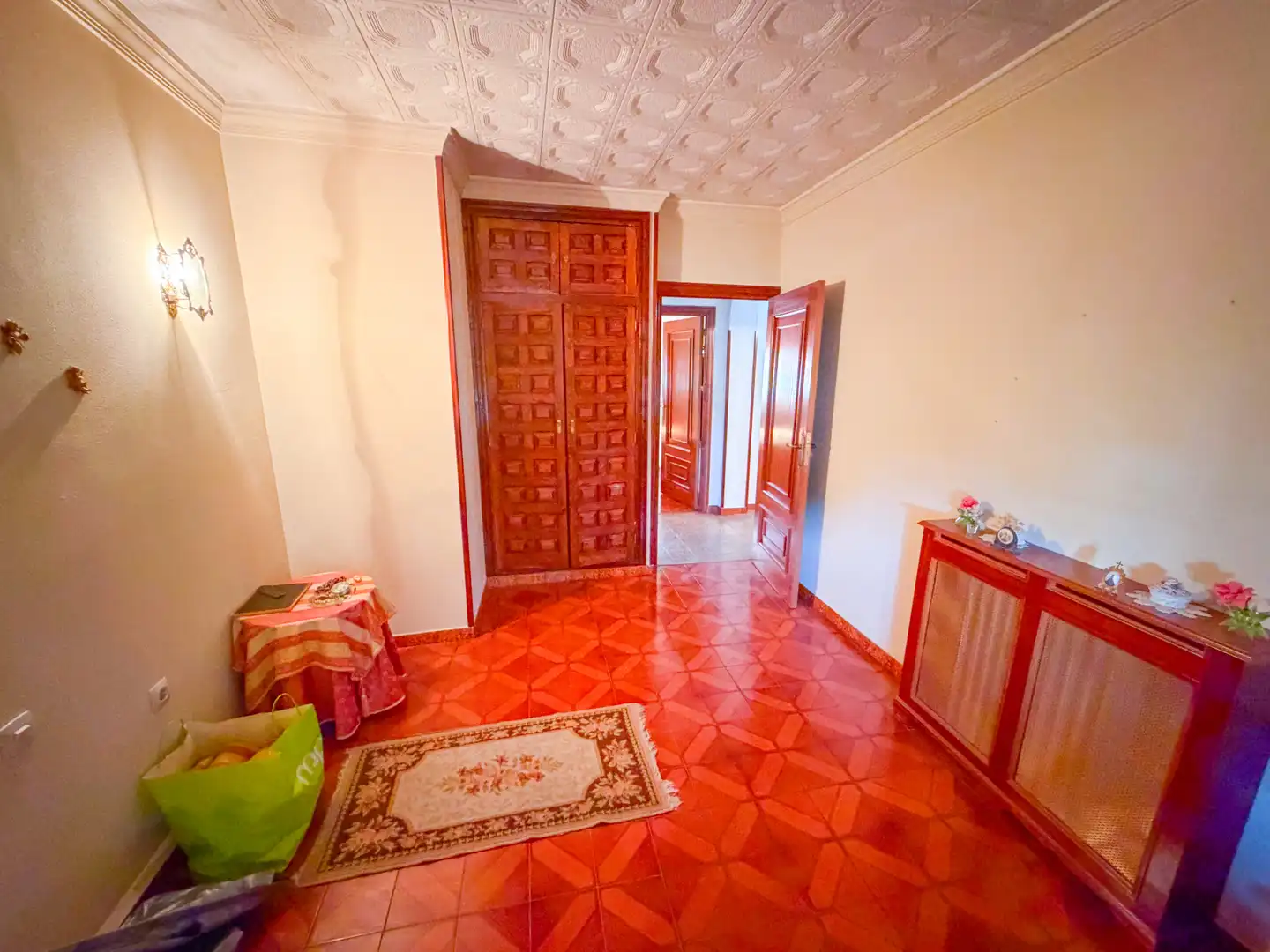 Casa adosada en venda en Torrelaguna amb Calefacció, Terrassa i Moblat