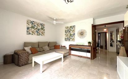 Living room of Flat for sale in Málaga Capital  with Air Conditioner, Swimming Pool and Balcony