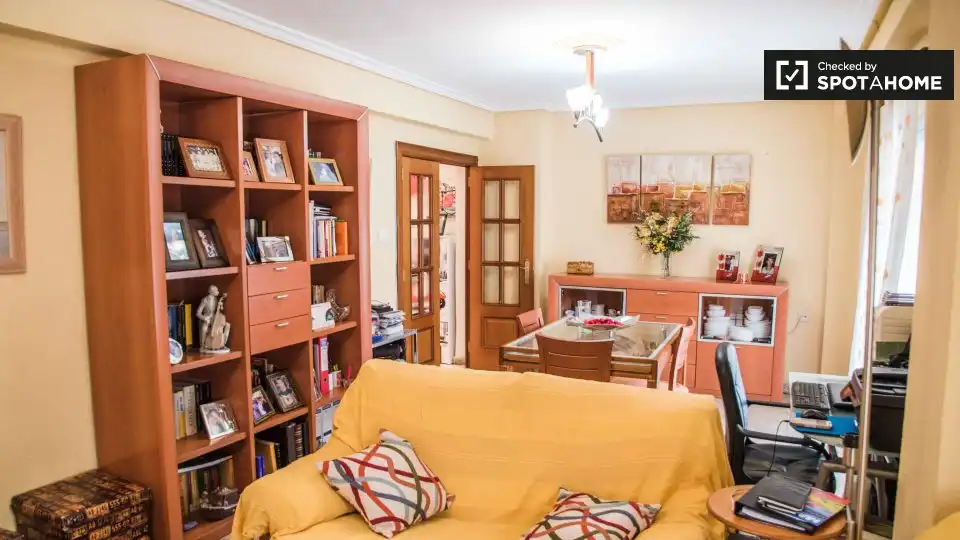 Living room of Flat for rent in Valencia  with Air Conditioner, Heating and Furnished