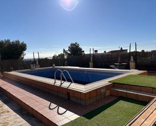 Piscina de Casa o xalet en venda en Vilanova i la Geltrú amb Calefacció, Jardí privat i Terrassa