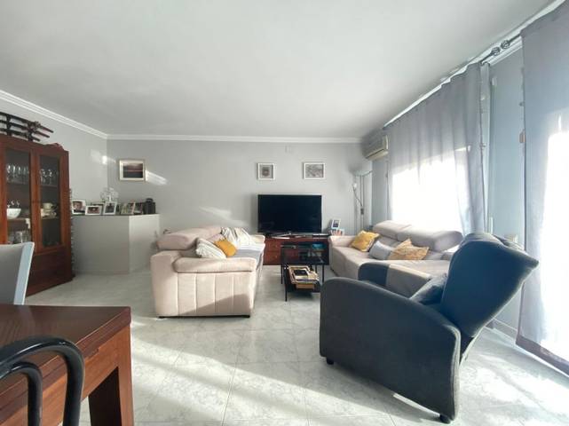 Casa-chalet en Venta en Avenida de l'Estatut en Ca n'Oriol