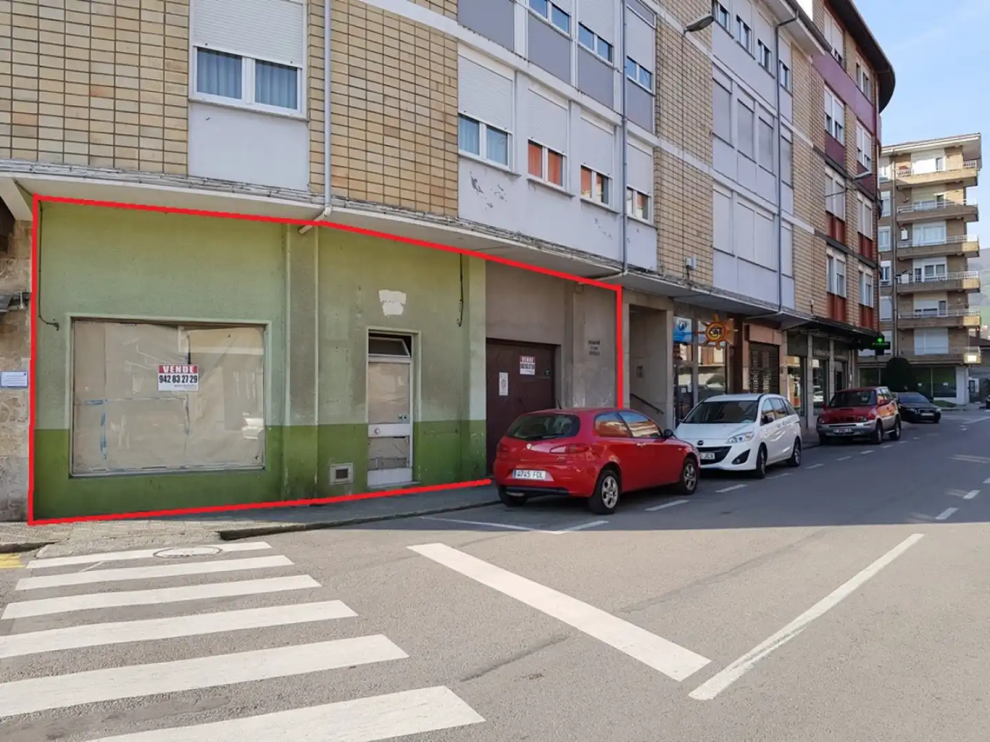 Local comercial en venda a Los Corrales de Buelna - Avenida Condesa Forjas de Buelna