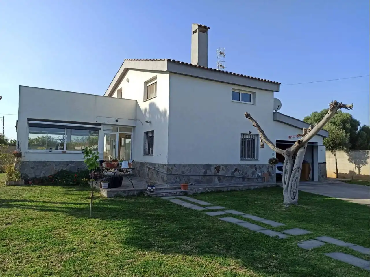 Vista exterior de Casa o xalet en venda en Benicarló amb Jardí privat i Terrassa