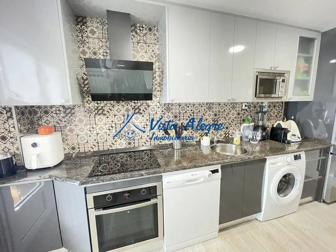Cocina de Piso en venta en Haro con Calefacción, Parquet y Terraza