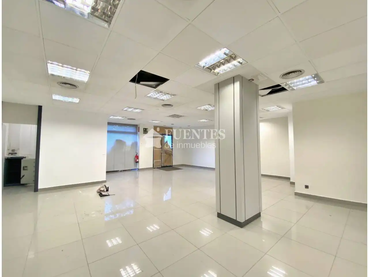 Local comercial en alquiler en Calle  Colombia, imagen 4