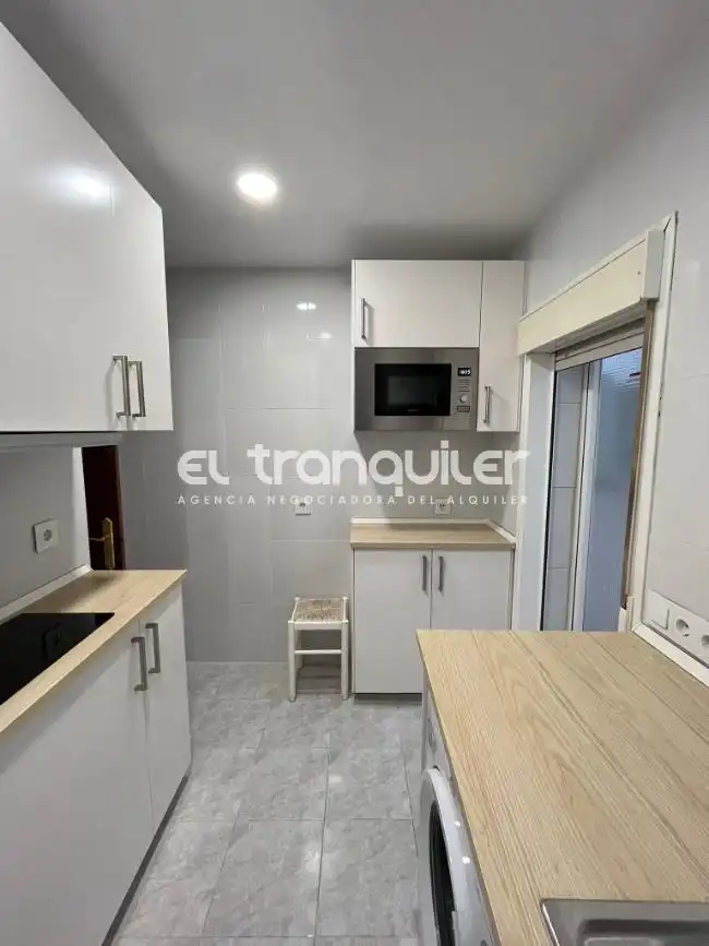 Kitchen of Flat for rent in Madrid  with Air Conditioner, Terrace and Furnished