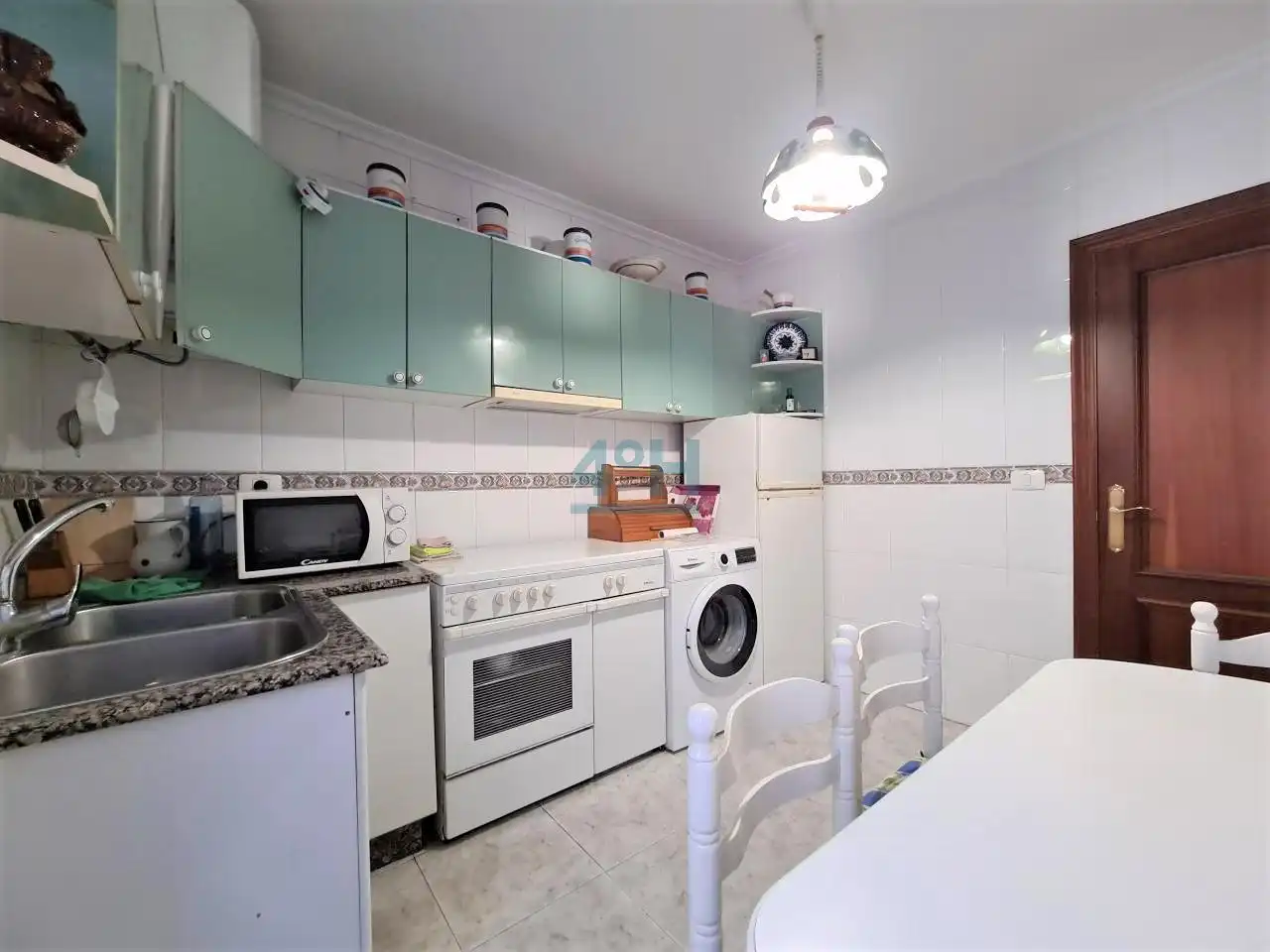 Cuina de Casa o xalet en venda en Ourense Capital  amb Calefacció, Jardí privat i Terrassa