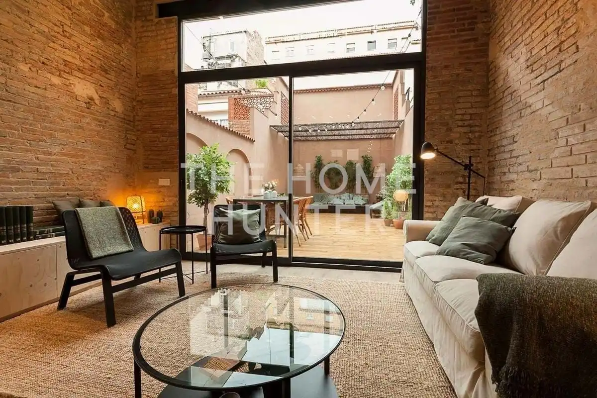 Außenansicht von Wohnung zum Verkauf in Barcelona mit Heizung, Privatgarten und Terrasse