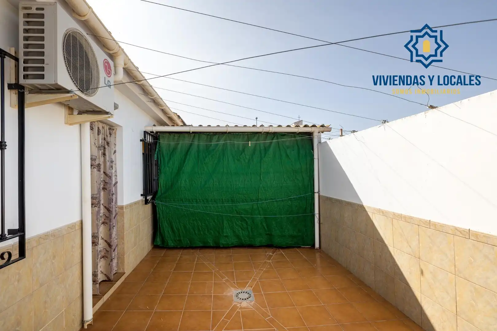 Vista exterior de Casa adosada en venta en Cacín con Amueblado