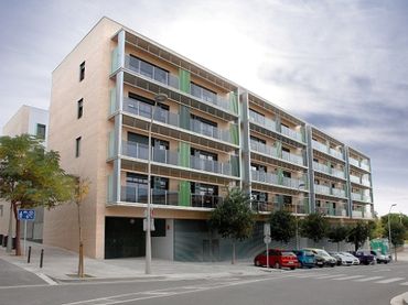 Aparcamiento con ascensor en venta en C/ Països Catalans