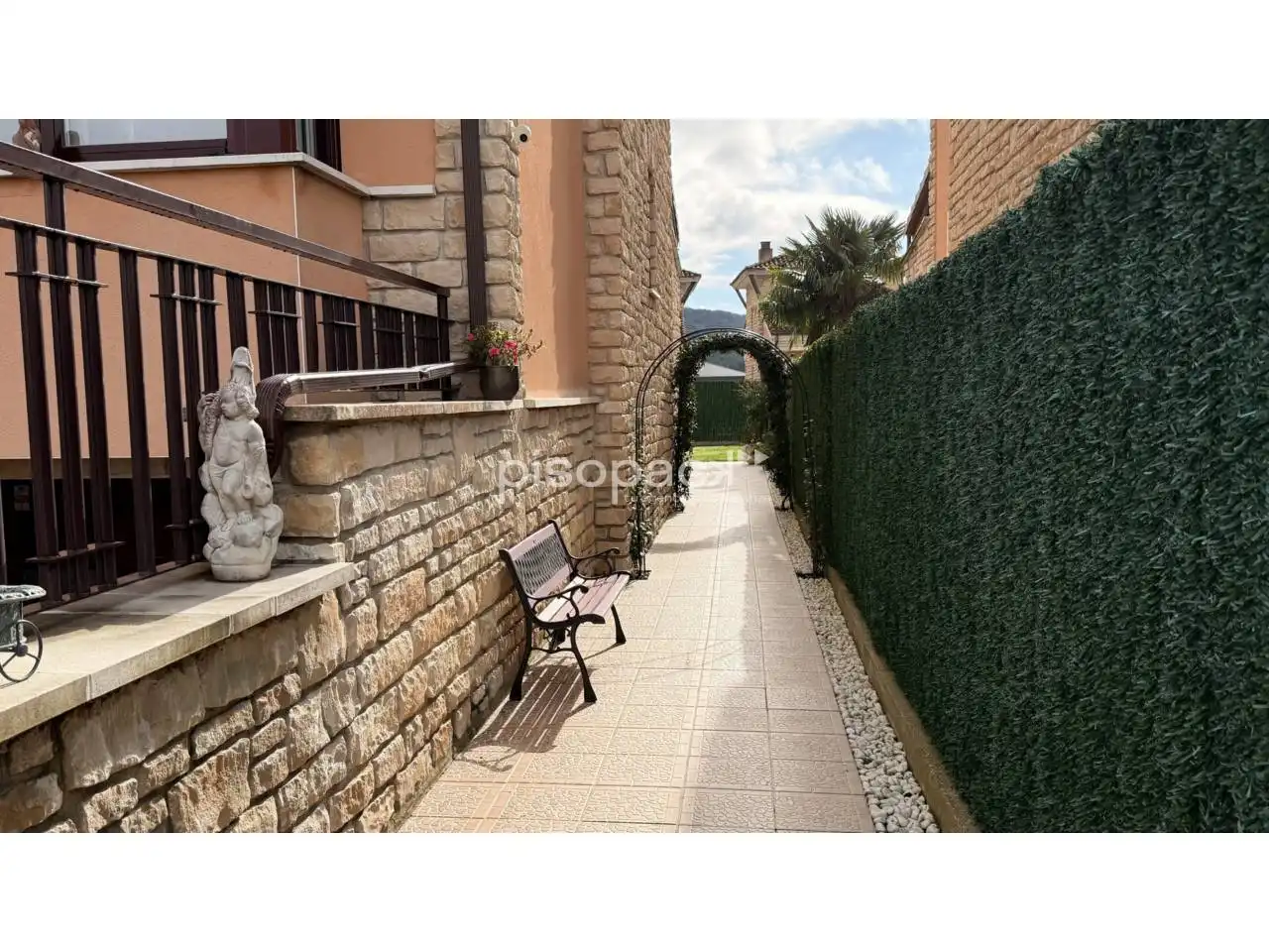 Casa adosada en venta en Berrioplano / Berriobeiti con Calefacción, Jardín privado y Parquet