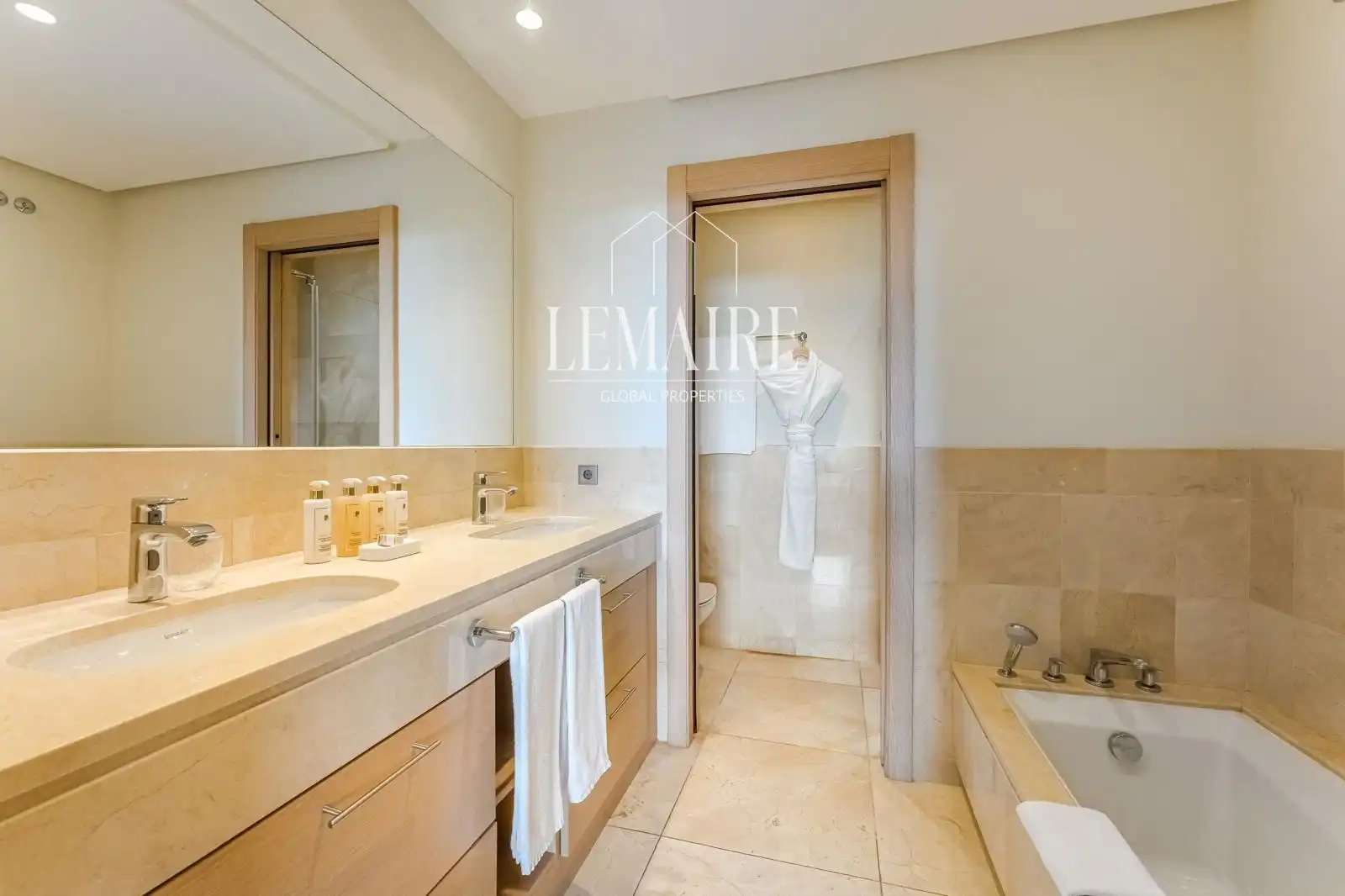 Bathroom of Flat for sale in Guía de Isora  with Air Conditioner, Terrace and Swimming Pool