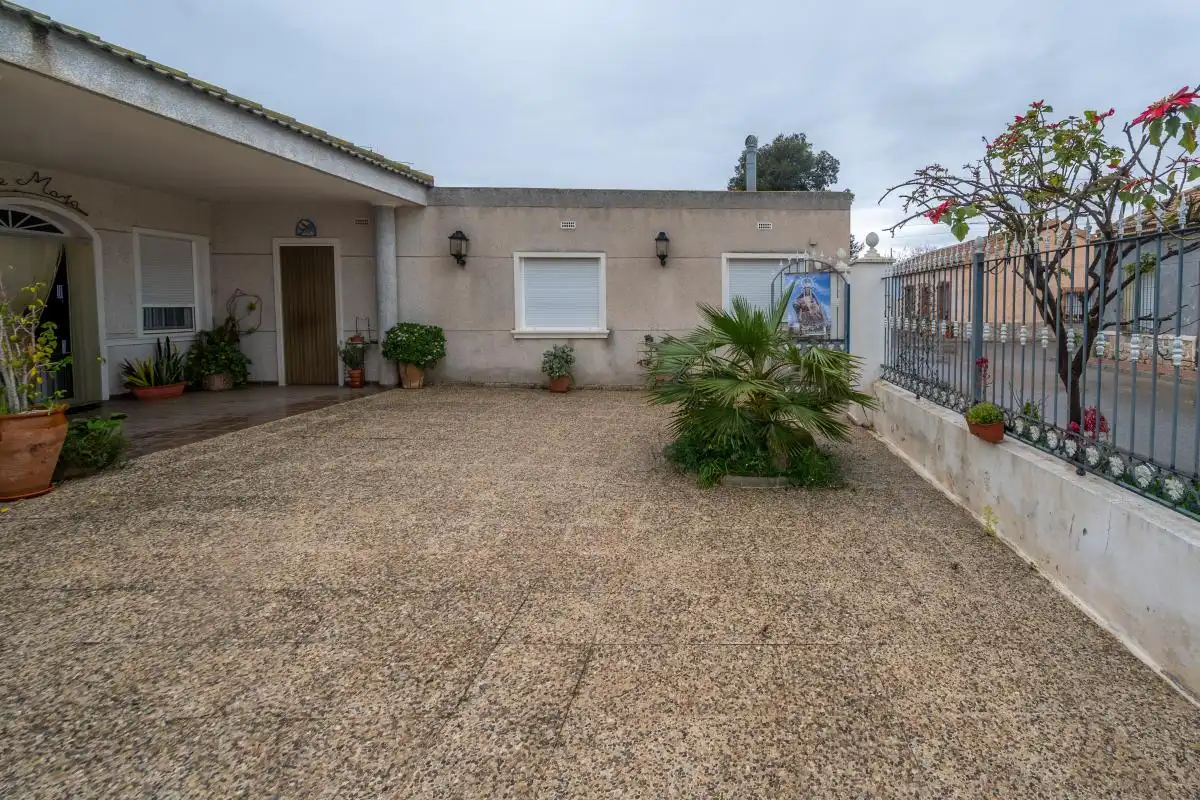 Vista exterior de Casa o chalet en venta en Callosa de Segura con Aire acondicionado, Calefacción y Jardín privado