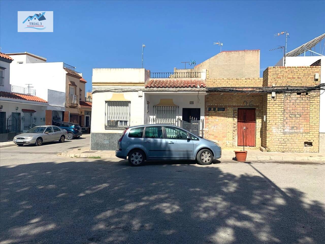 Exterior view of House or chalet for sale in Las Cabezas de San Juan  with Private garden