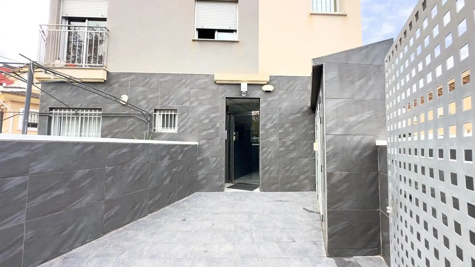 Außenansicht von Gebäude zum Verkauf in Torrevieja