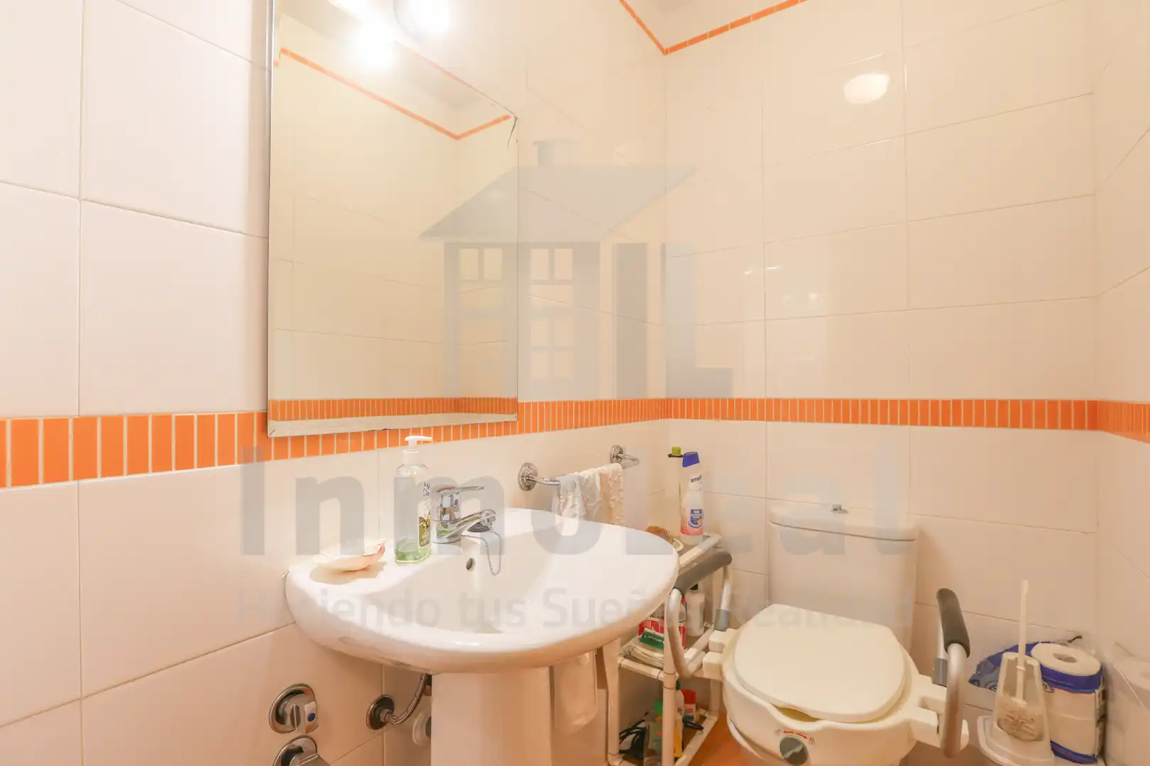 Bathroom of Detached homes for sale in Huévar del Aljarafe  with Air Conditioner, Private garden and Terrace