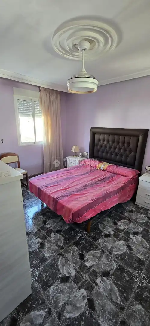 Bedroom of Flat for sale in  Sevilla Capital  with Air Conditioner and Terrace