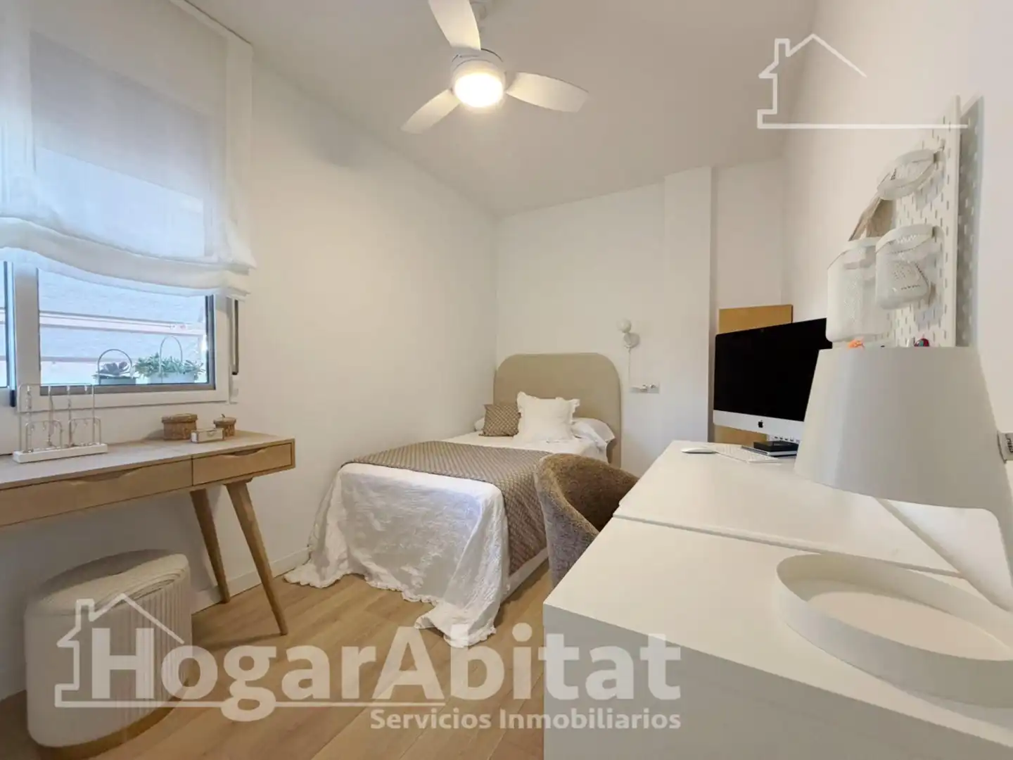 Bedroom of Attic for sale in Chiva  with Air Conditioner and Terrace