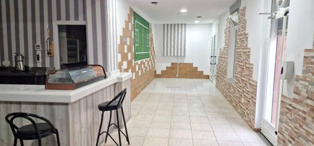 Local comercial en Alquiler en Calle MARIANO ANDRES, 16 en Las Ventas