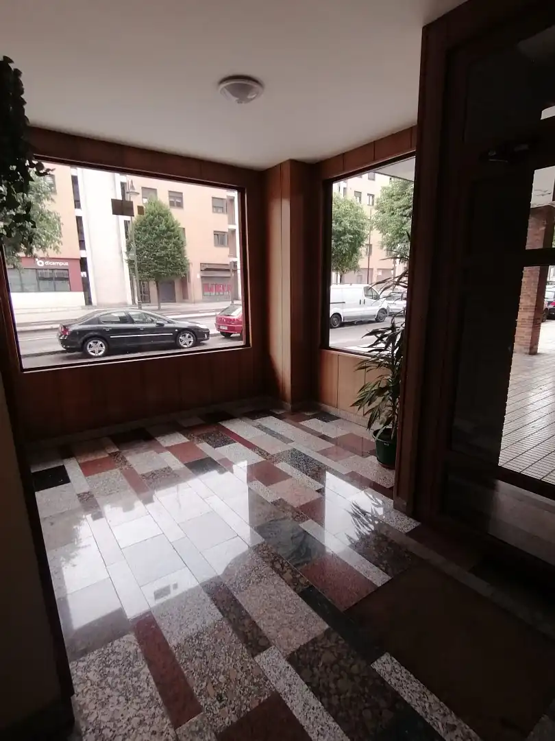 Piso en venta en Gijón  con Calefacción, Terraza y Trastero