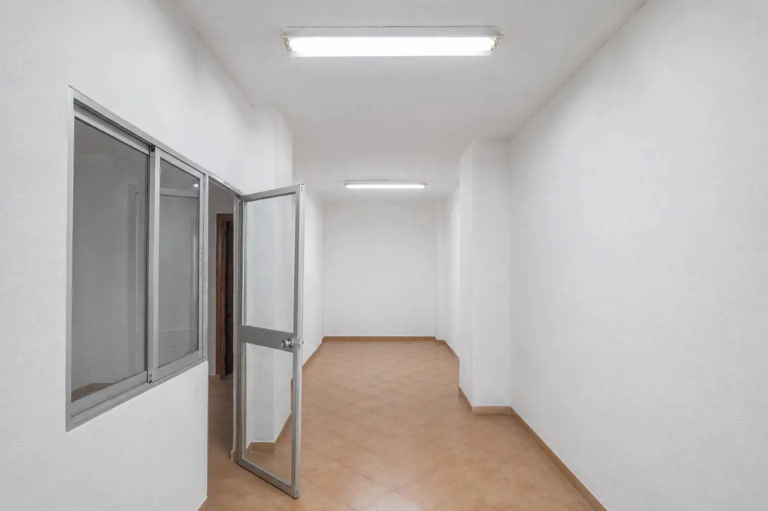 Local comercial en venda a Calle Nazaríes 4, imagen 3