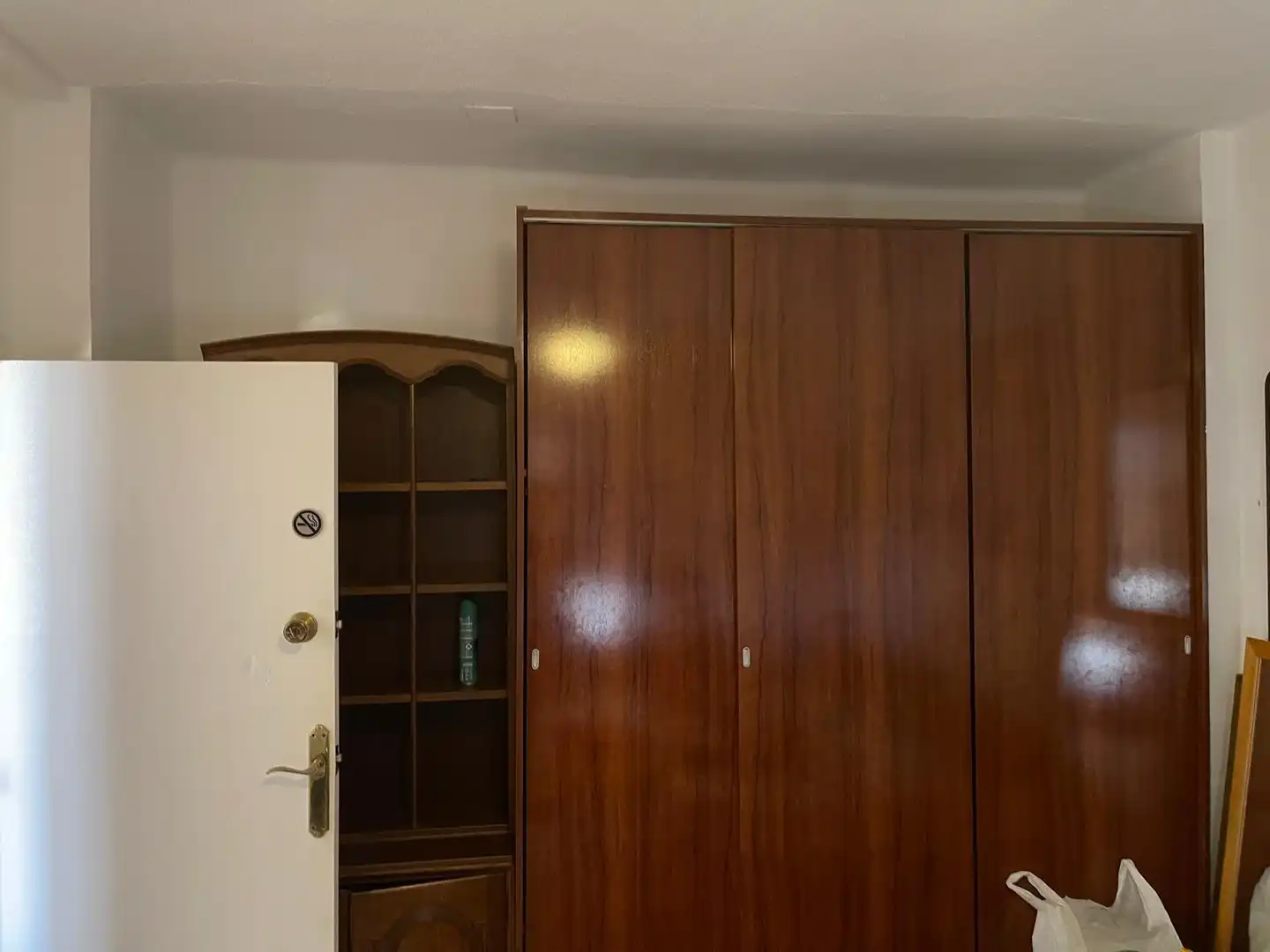 Dormitori de Pis de lloguer en Valencia amb Parquet, Moblat i Balcó
