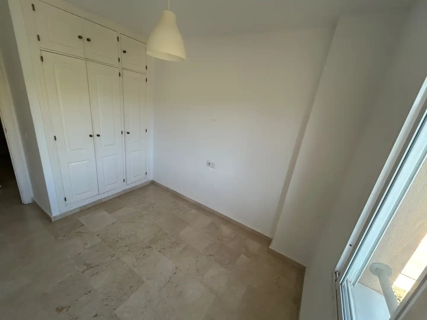 Habitación de Piso en venta en Málaga con Terraza, Balcón y Piscina comunitaria