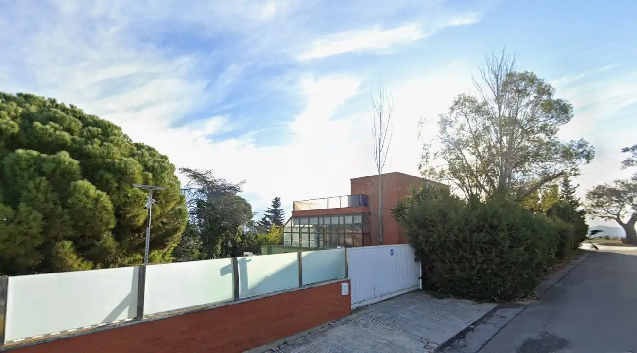 Vista exterior de Casa o chalet en venta en Palau-solità i Plegamans con Jardín privado, Terraza y Piscina