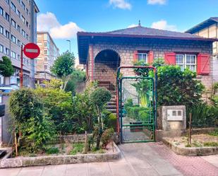 Vista exterior de Casa o xalet en venda en Lugo Capital amb Jardí privat i Traster