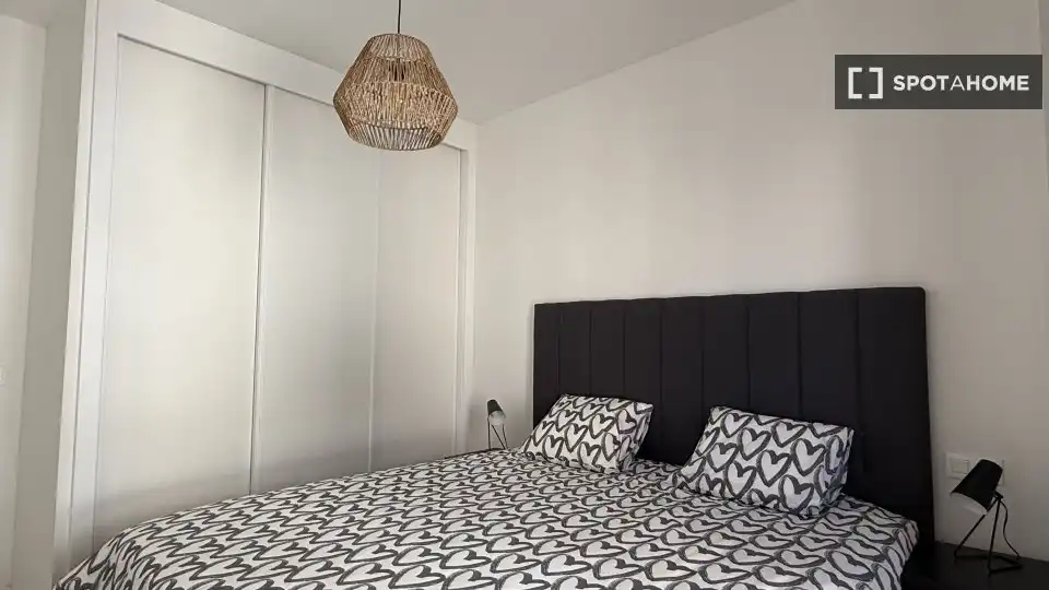 Dormitori de Apartament per a compartir en Málaga amb Aire condicionat, Terrassa i Moblat