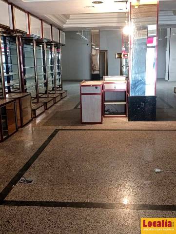 Local comercial en Alquiler en Centro