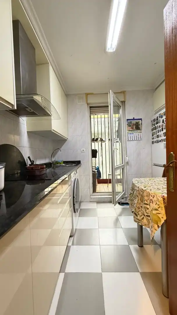Piso con ascensor en venta en Bezana - Prezanes, imagen 2