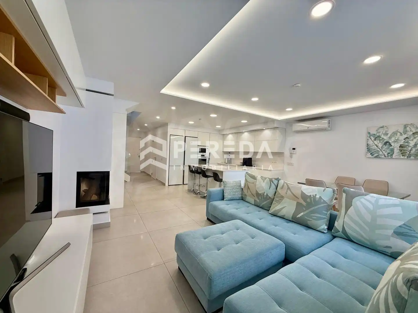 Living room of Houses for sale in Roquetas de Mar  with Air Conditioner, Private garden and Terrace