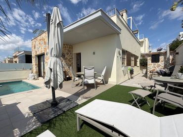 Villa avec piscine à vendre à Ciudad Quesada